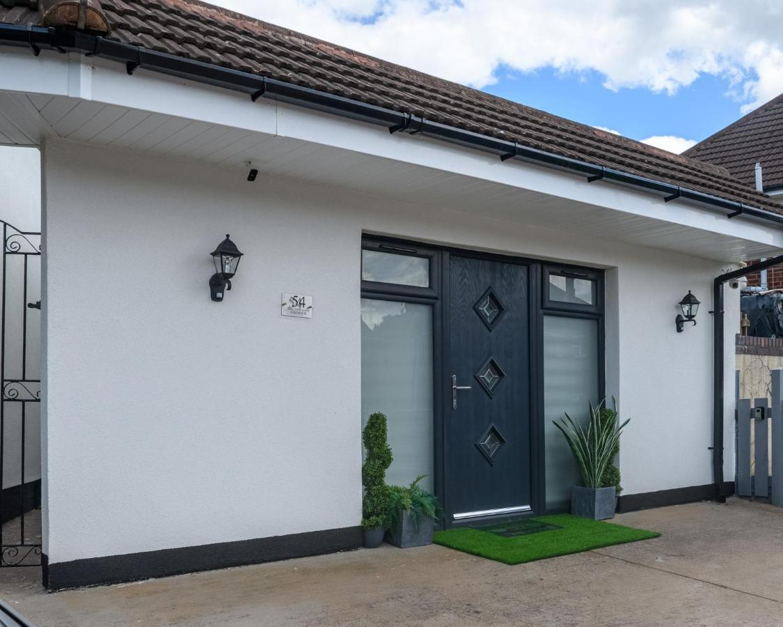 Luxury One Bedroom Guesthouse M6, Junction 10 Walsall Willenhall Exterior foto